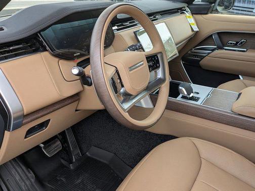 2026 Land Rover Range Rover P530 SE