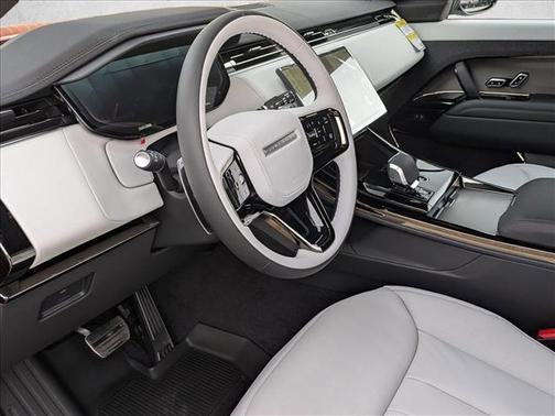 2026 Land Rover Range Rover Sport SE