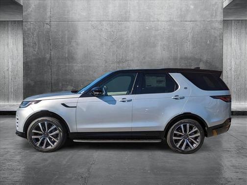 2024 Land Rover Discovery P300 Dynamic SE