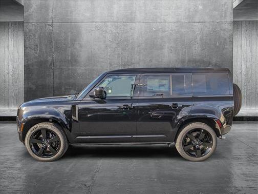 2025 Land Rover Defender 110 V8