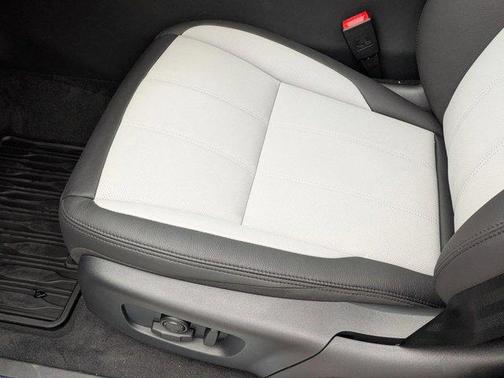 Eiger Grey Metallic 2026 Land Rover Range Rover Evoque Dynamic SE