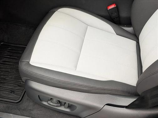 2026 Land Rover Range Rover Evoque Dynamic SE