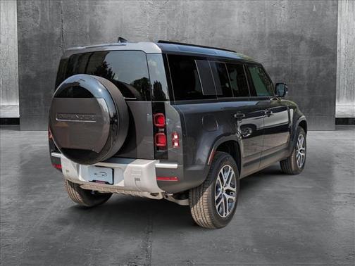 2025 Land Rover Defender 110 P400 S