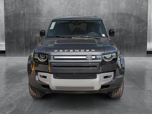 2025 Land Rover Defender 110 P400 S