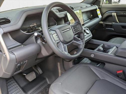 2025 Land Rover Defender 110 P400 S