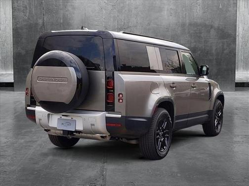 2025 Land Rover Defender 130 P400 S