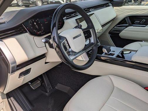 2025 Land Rover Range Rover P530 SE