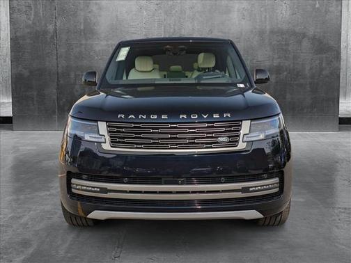 2025 Land Rover Range Rover P530 SE