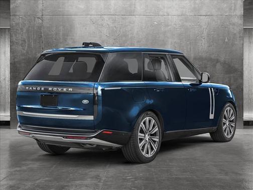 2025 Land Rover Range Rover P530 SE