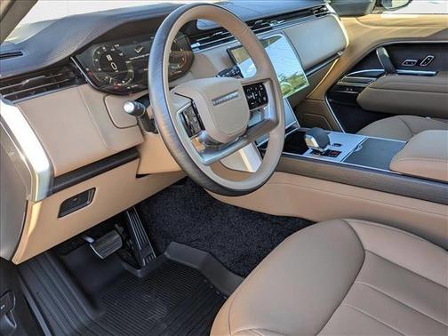 2025 Land Rover Range Rover P400 SE