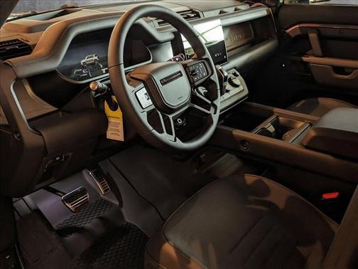 2025 Land Rover Defender P635 OCTA