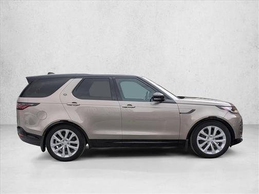 Lantau Bronze Metallic 2024 Land Rover Discovery P360 Dynamic SE