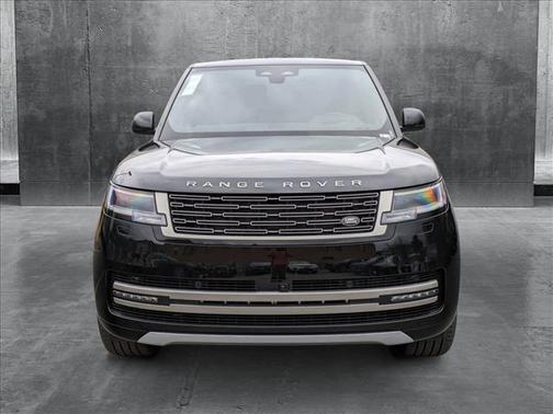 2025 Land Rover Range Rover P530 SE