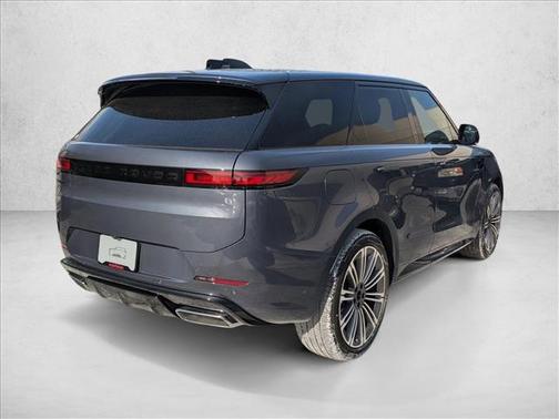 2026 Land Rover Range Rover Sport SE