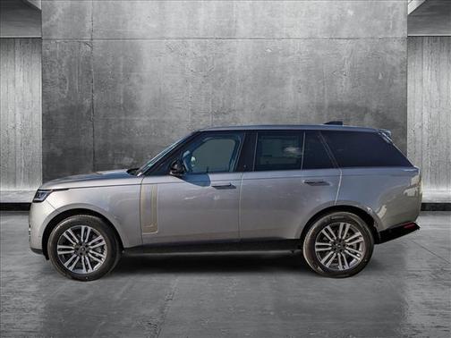 2025 Land Rover Range Rover P530 SE