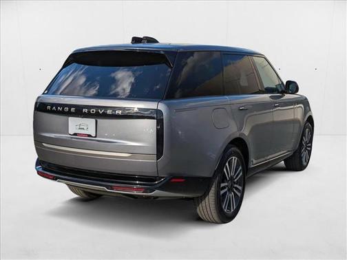 2025 Land Rover Range Rover P530 SE