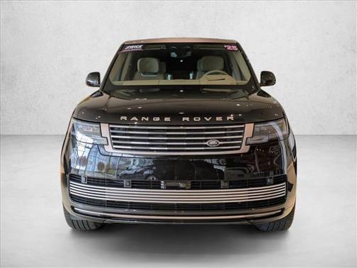 2025 Land Rover Range Rover P615 SV