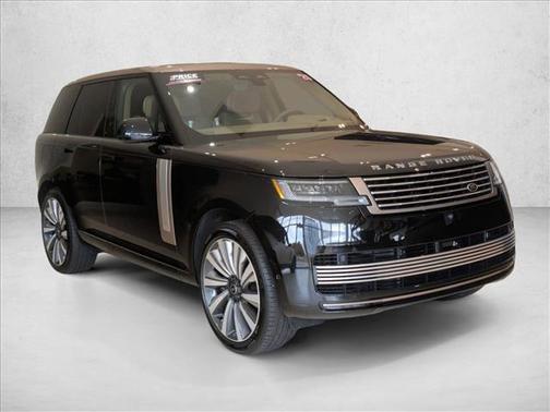 2025 Land Rover Range Rover P615 SV
