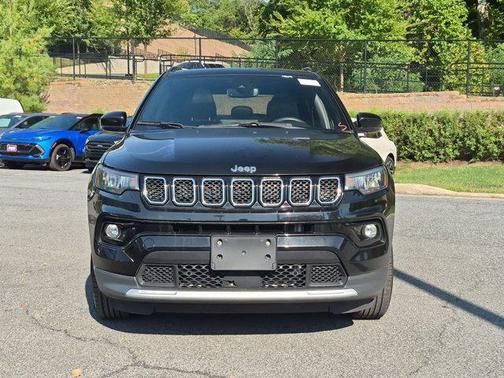 Diamond Black Crystal Pearlcoat 2023 Jeep Compass Limited