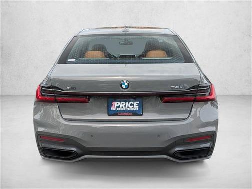 Bernina Grey Amber Effect Metallic 2022 BMW 740 i xDrive