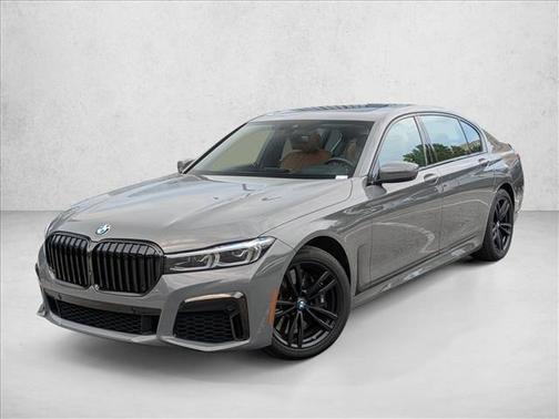 Bernina Grey Amber Effect Metallic 2022 BMW 740 i xDrive