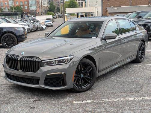 Bernina Grey Amber Effect Metallic 2022 BMW 740 i xDrive