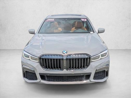 Bernina Grey Amber Effect Metallic 2022 BMW 740 i xDrive
