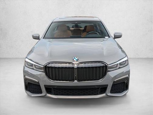 Bernina Grey Amber Effect Metallic 2022 BMW 740 i xDrive