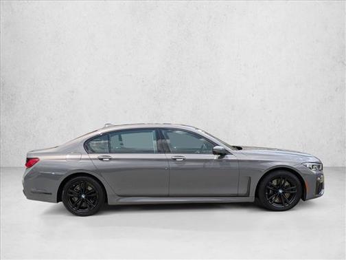 Bernina Grey Amber Effect Metallic 2022 BMW 740 i xDrive