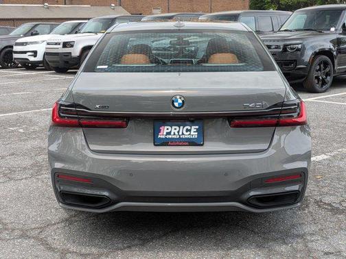 Bernina Grey Amber Effect Metallic 2022 BMW 740 i xDrive