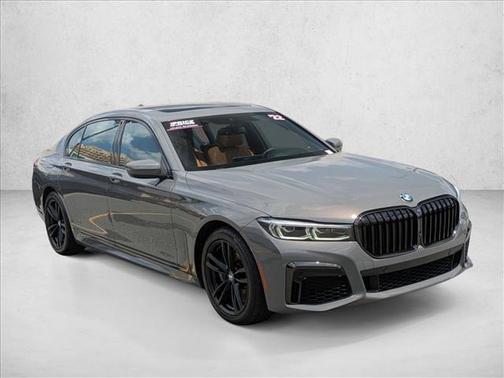 Bernina Grey Amber Effect Metallic 2022 BMW 740 i xDrive