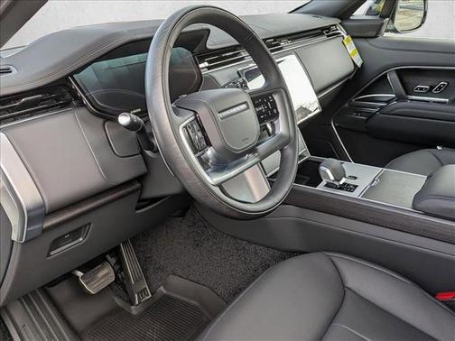 2026 Land Rover Range Rover P400 SE 7 Seat