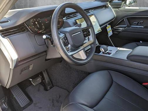 2025 Land Rover Range Rover P530 SE