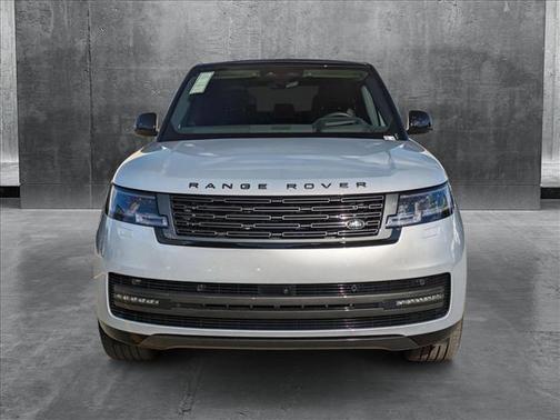 2025 Land Rover Range Rover P530 SE