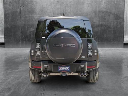2023 Land Rover Defender V8