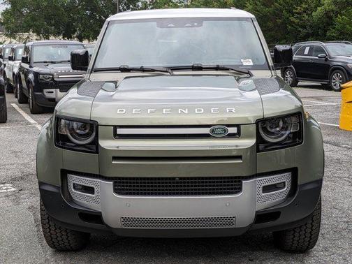 2025 Land Rover Defender 110 P300