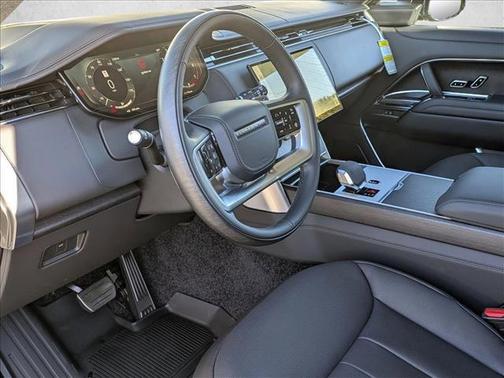 2025 Land Rover Range Rover P400 SE