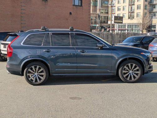 2019 Volvo XC90 T6 Momentum