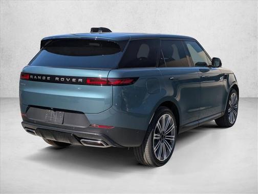 Giola Green Metallic 2026 Land Rover Range Rover Sport SE