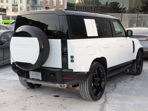 2026 Land Rover Defender P400 X-Dynamic SE