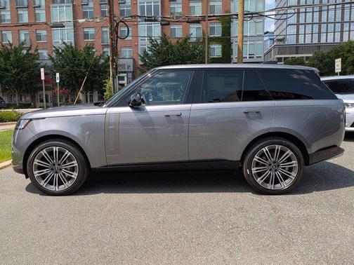 2025 Land Rover Range Rover P400 SE