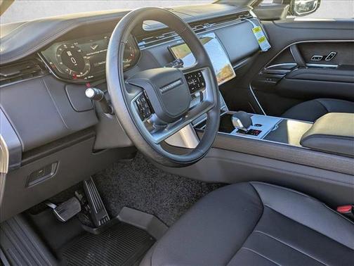 2025 Land Rover Range Rover P530 SE