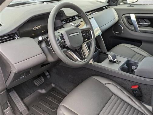 Fuji White 2025 Land Rover Discovery Sport S