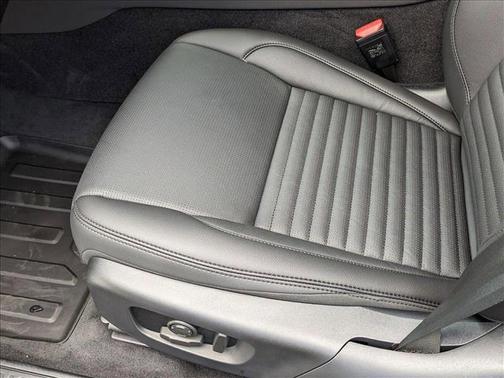 2025 Land Rover Discovery Sport S