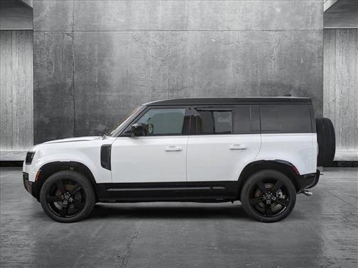 2025 Land Rover Defender X-Dynamic SE