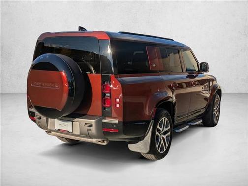 2024 Land Rover Defender 130 P400 X-Dynamic SE