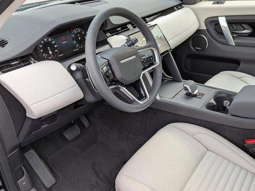 Santorini Black Metallic 2025 Land Rover Discovery Sport S