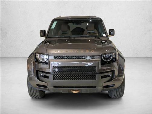 Charente Grey Premium Metallic 2026 Land Rover Defender P635 OCTA