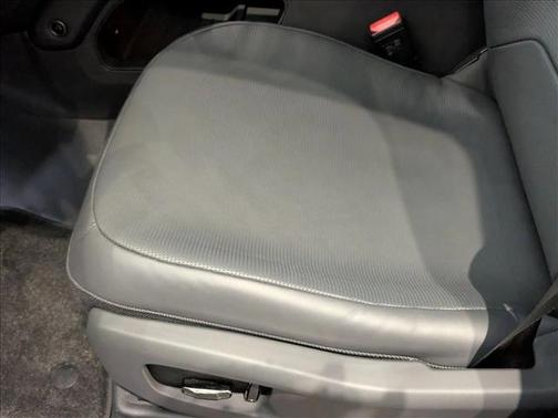 Narvik Black 2026 Land Rover Defender P635 OCTA Black