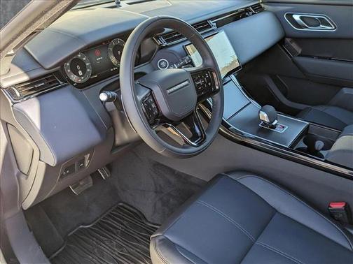 2026 Land Rover Range Rover Velar P250 SE R-Dynamic